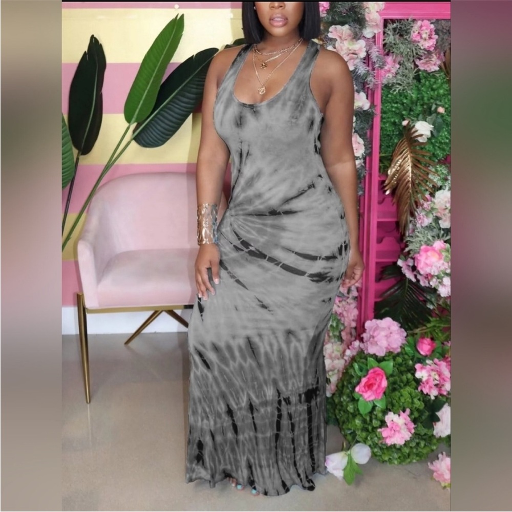 Elegant Gray Tie-Dye Maxi Dress